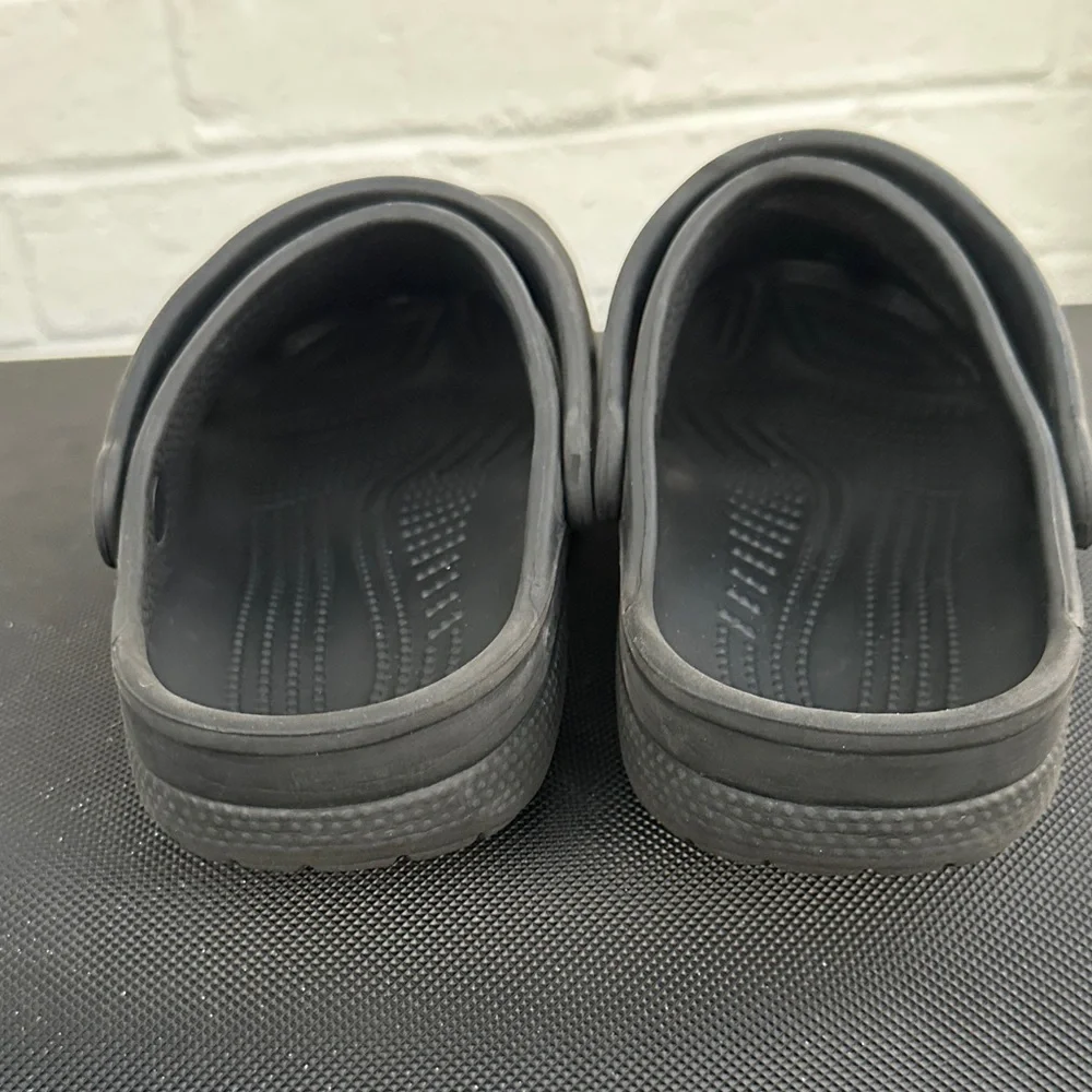 Kids Black Crocs Classic Clog. Junior Size 3